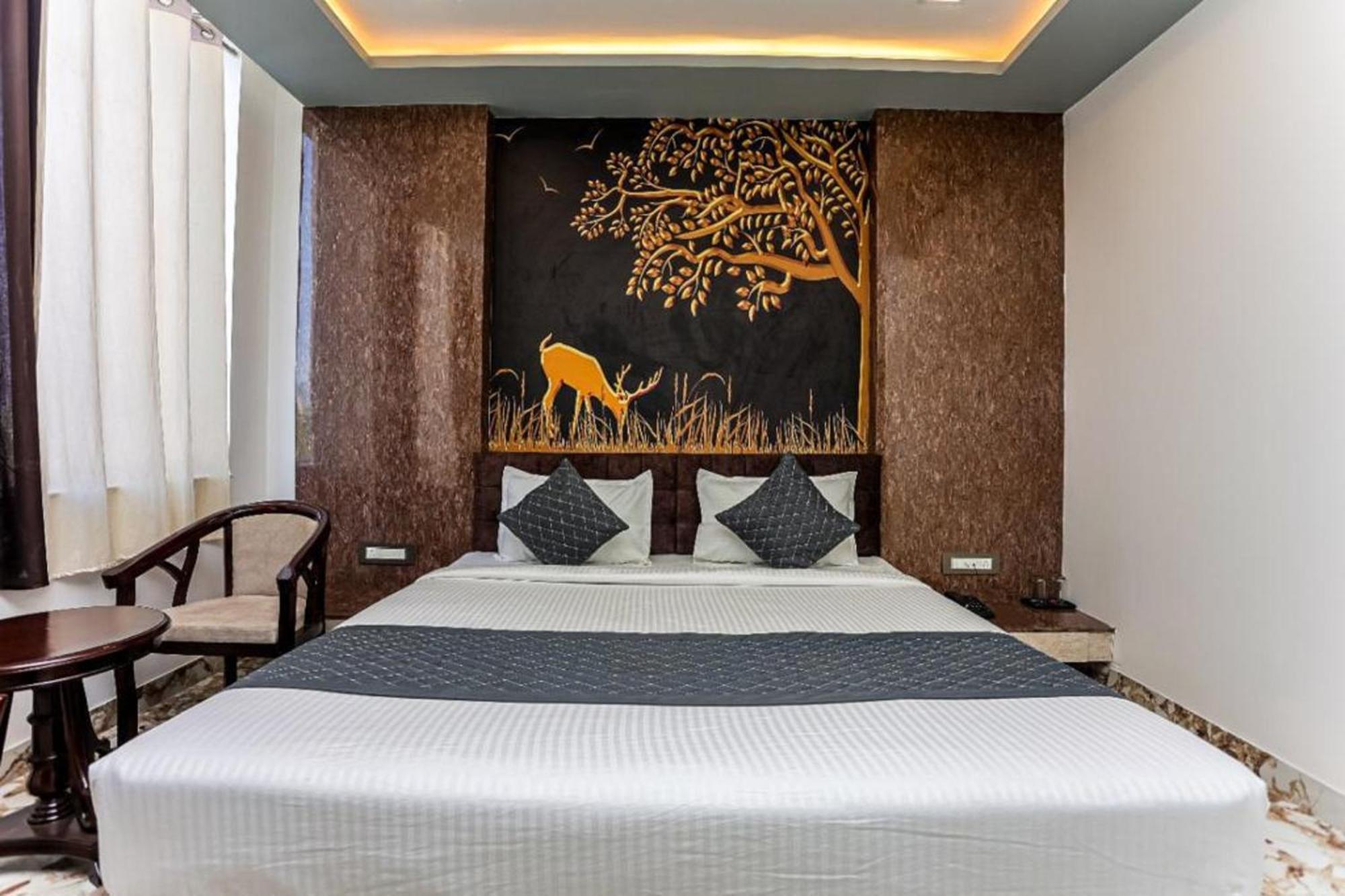 Hotel Eagle Inn Udaipur Exteriör bild