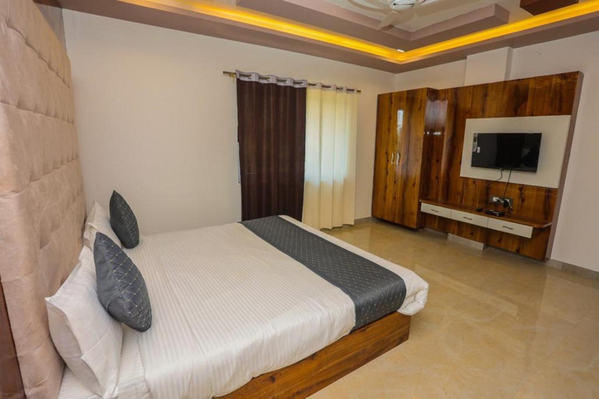 Hotel Eagle Inn Udaipur Exteriör bild