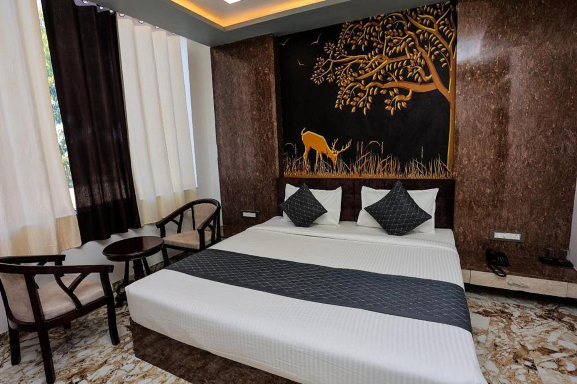 Hotel Eagle Inn Udaipur Exteriör bild